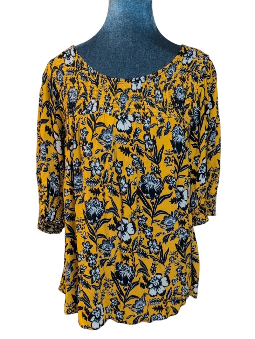 Terra & Sky Gold Floral Smocked Top Size 0X